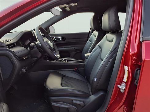 New 2026 Jeep Compass Latitude image 14