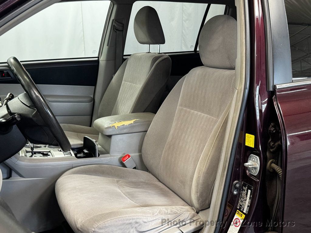 Used 2011 Toyota Highlander 4WD w/ Tow Pkg image 6