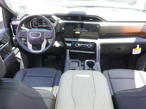 New 2025 GMC Sierra 2500 Denali w/ Denali Reserve Package image 13