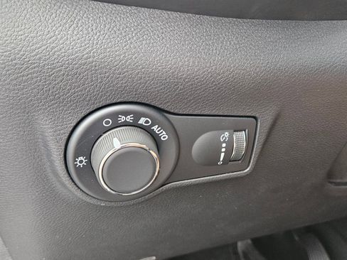 New 2025 Jeep Compass Sport image 23