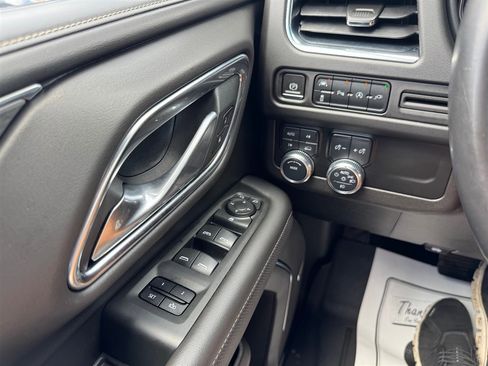 Used 2021 GMC Yukon XL SLT AWD/4WD image 18