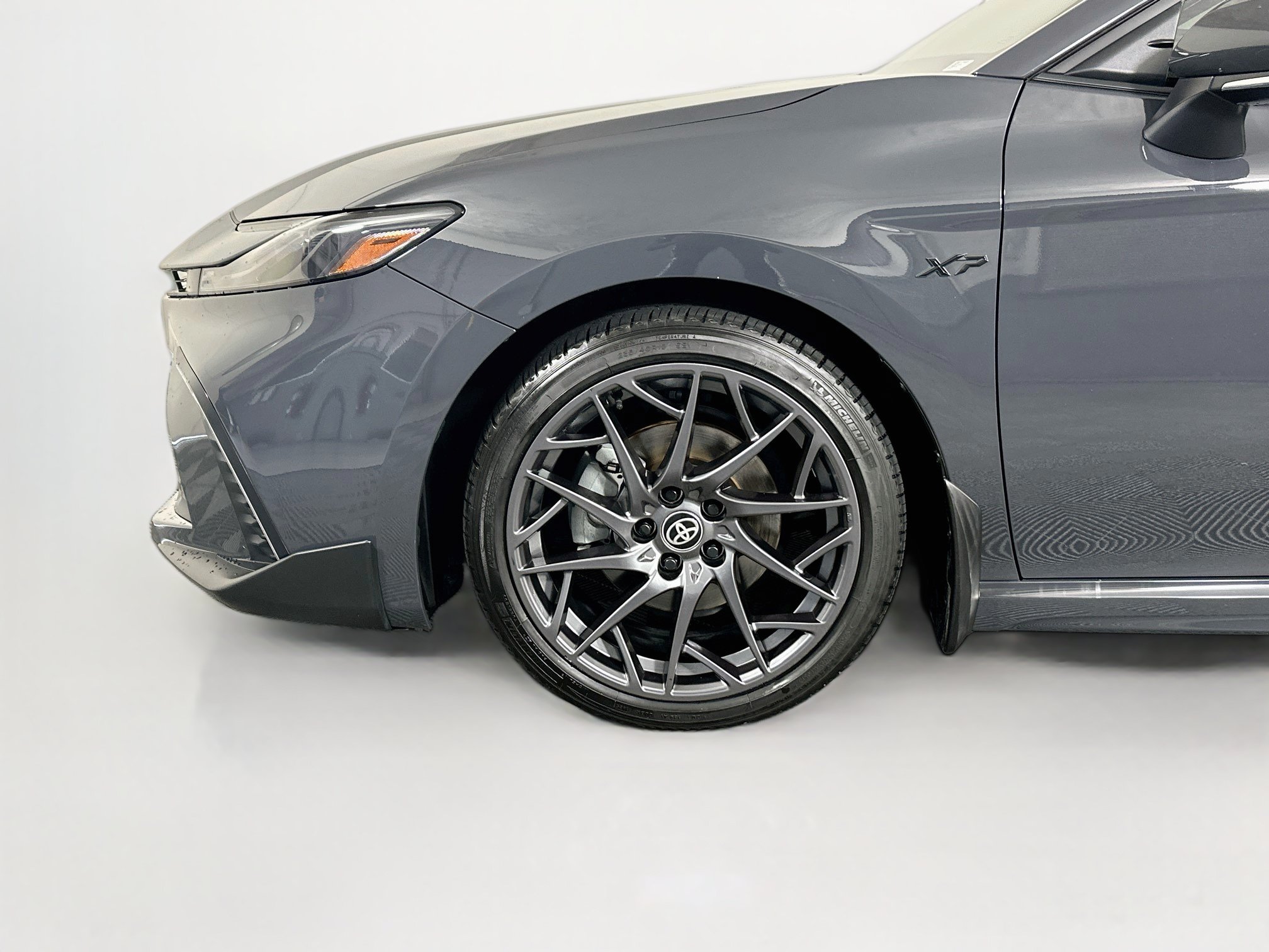 Used 2025 Toyota Camry SE FWD image 11