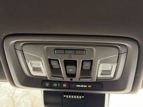 Used 2024 GMC Sierra 1500 Denali image 21