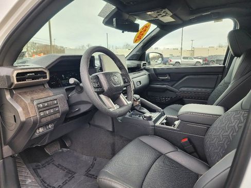 Used 2025 Toyota Tacoma Limited image 20