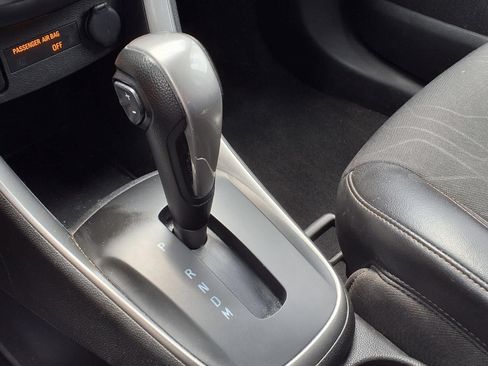 Used 2021 Chevrolet Trax LT FWD image 24