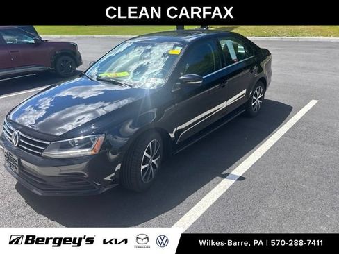 Used 2017 Volkswagen Jetta SE FWD image 1