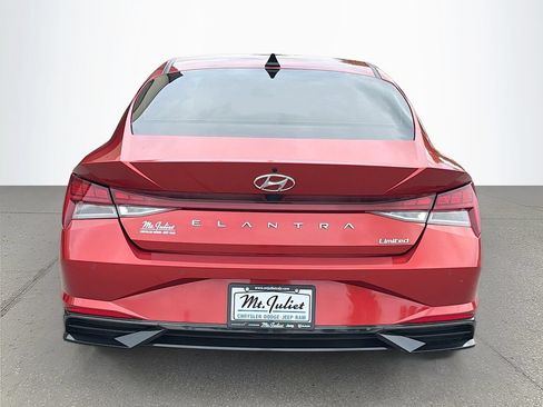 Used 2022 Hyundai Elantra Limited FWD image 5
