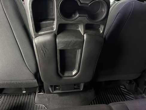 Used 2019 Chevrolet Silverado 1500 Custom w/ Custom Convenience Package AWD/4WD image 30