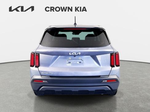 Certified 2023 Kia Sorento LX FWD image 6