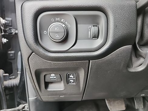 Used 2020 RAM 1500 Big Horn AWD/4WD image 22