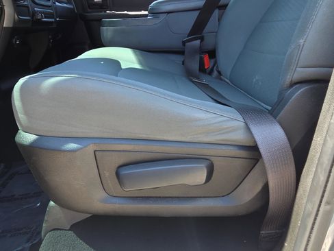 Used 2020 RAM 1500 Express w/ Express Value Package RWD image 10