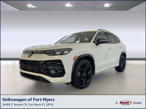 New 2026 Volkswagen Tiguan SE R-Line image 1