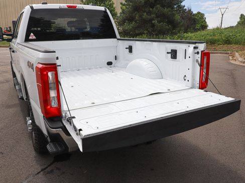 Used 2023 Ford F250 XLT AWD/4WD image 9