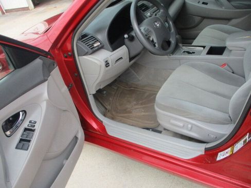 Used 2008 Toyota Camry LE image 9