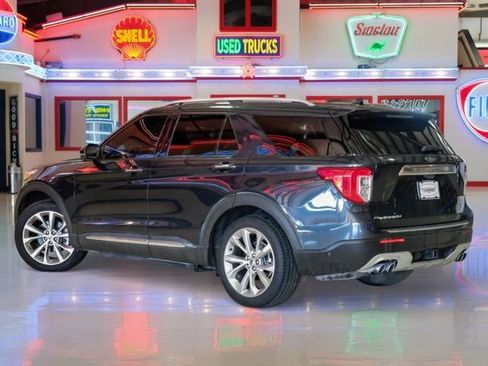 Used 2022 Ford Explorer Platinum w/ Equipment Group 601A image 4