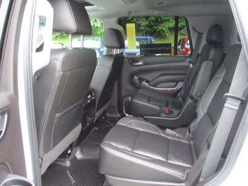 Used 2019 Chevrolet Tahoe LT w/ Off-Road Package AWD/4WD image 13