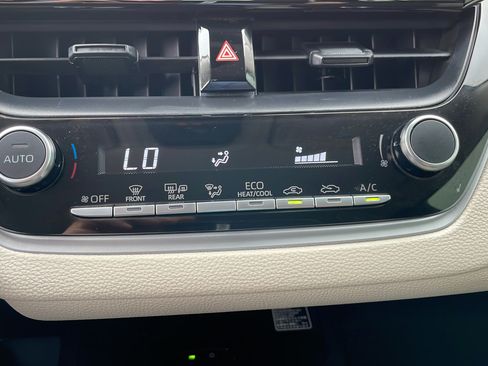 Certified 2025 Toyota Corolla LE w/ LE Premium Package FWD image 20