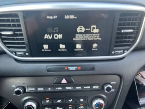 Used 2020 Kia Sportage LX AWD/4WD image 10