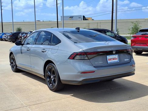 Used 2025 Honda Accord SE image 2