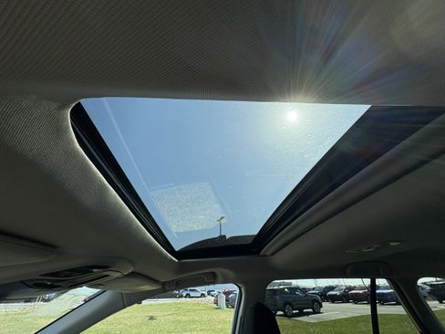 Certified 2025 Subaru Outback Premium AWD/4WD image 25
