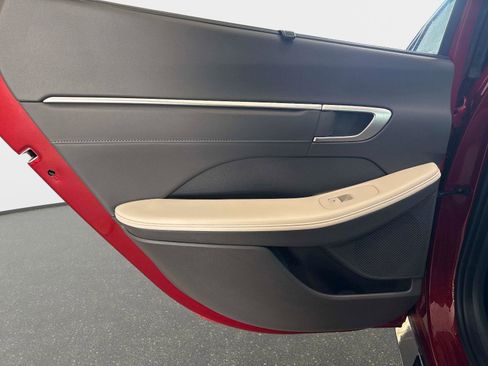 New 2025 Hyundai Sonata Limited image 11