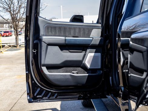 Used 2025 Ford F450 Platinum image 38