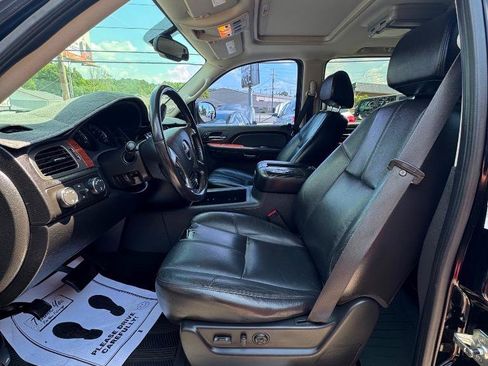 Used 2007 GMC Yukon XL SLT w/ SLT Preferred Equipment Group AWD/4WD image 17