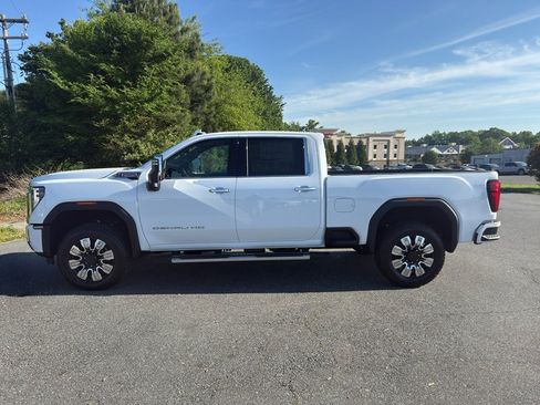 New 2026 GMC Sierra 2500 Denali w/ Technology Package AWD/4WD image 3