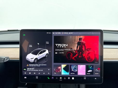 Used 2023 Tesla Model Y Long Range image 25