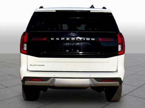 Certified 2025 Ford Expedition Platinum image 5
