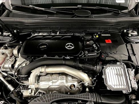 Used 2025 Mercedes-Benz GLB 250 image 29