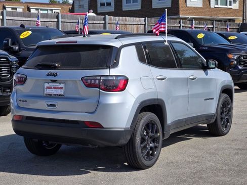 New 2026 Jeep Compass Latitude image 10