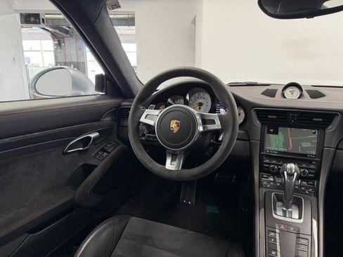 Used 2014 Porsche 911 GT3 RWD image 42