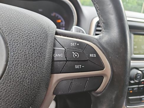 Used 2015 Jeep Grand Cherokee Laredo w/ Quick Order Package 23E AWD/4WD image 26