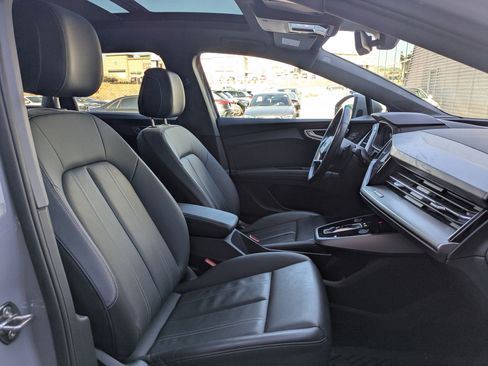 Used 2023 Audi Q4 e-tron Premium Plus w/ Premium Plus image 27