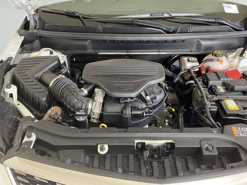Used 2022 Cadillac XT5 Premium Luxury w/ LPO, Floor Liner Package AWD/4WD image 12
