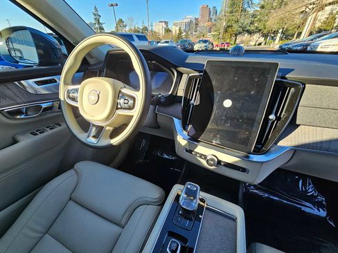 New 2025 Volvo XC90 B6 Ultra image 11