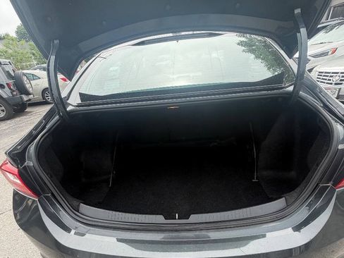 Used 2017 Chevrolet Malibu LT FWD image 35