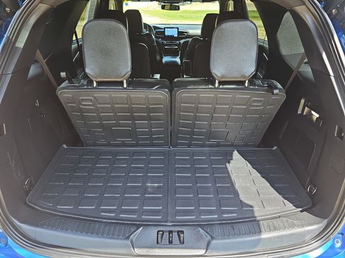 Used 2022 Ford Explorer ST w/ ST Street Pack AWD/4WD image 9