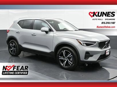 New 2025 Volvo XC40 B5 Core w/ Climate Package