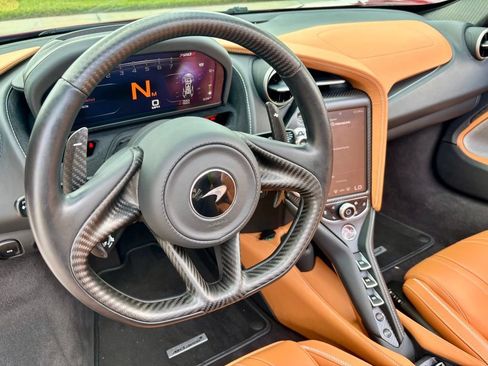 Used 2022 McLaren 720S Luxury RWD image 17