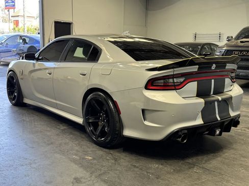 Used 2019 Dodge Charger Scat Pack w/ Navigation & Travel Group RWD image 2