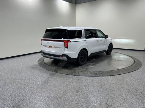 New 2026 Kia Carnival image 5