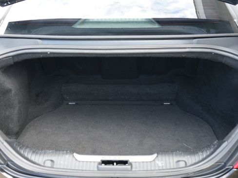 Used 2018 Jaguar XJ R-Sport image 38