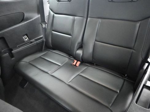 Used 2022 Ford Explorer XLT w/ Equipment Group 202A AWD/4WD image 31