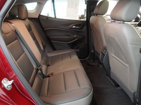 Used 2024 Chevrolet Trax ACTIV w/ Sunroof Package FWD image 29