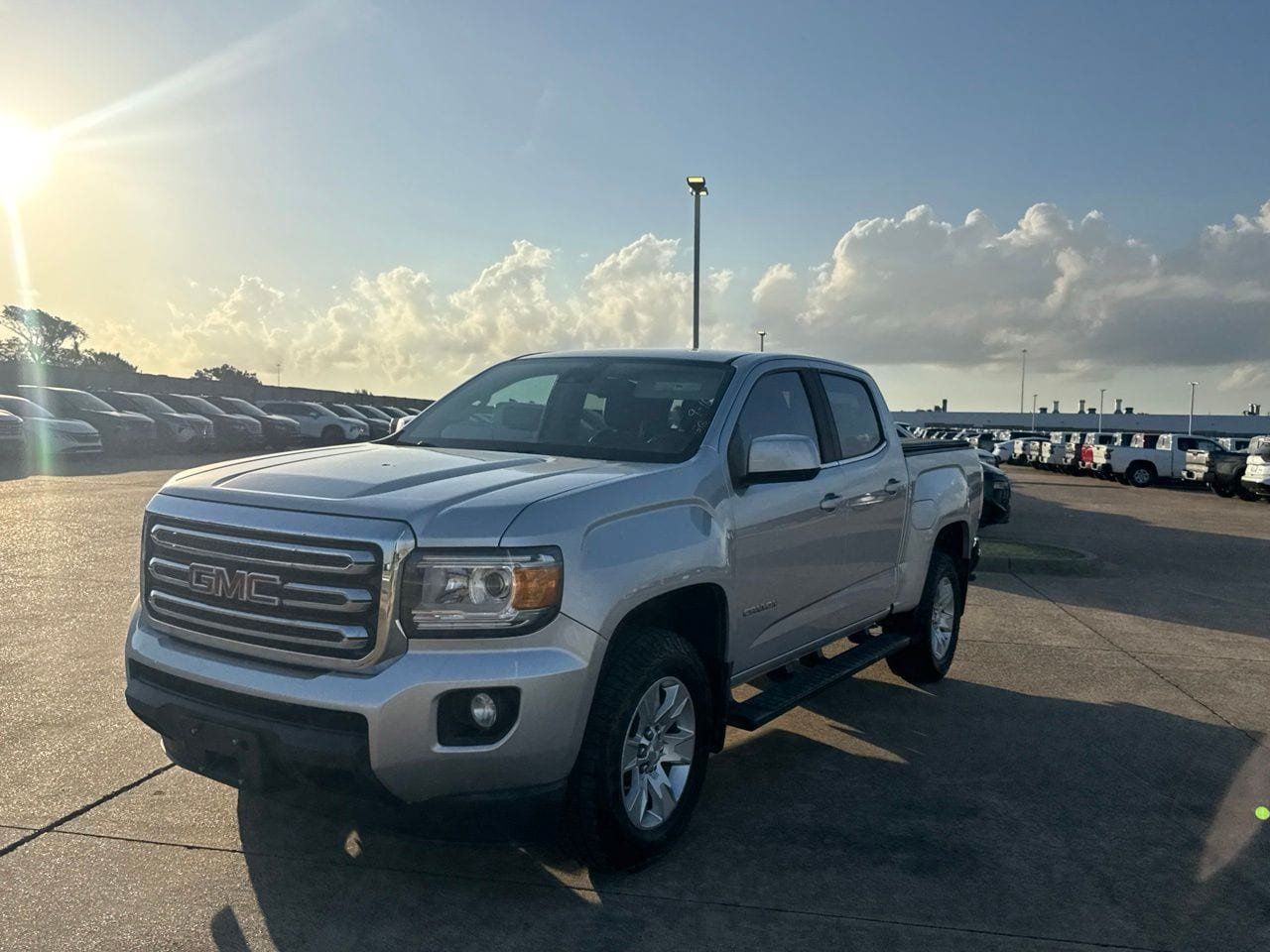 Used 2018 GMC Canyon SLE w/ SLE Convenience Package RWD image 9