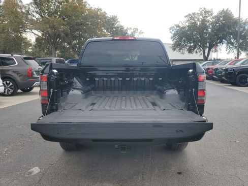 Used 2023 Nissan Frontier SV w/ Technology Package image 8