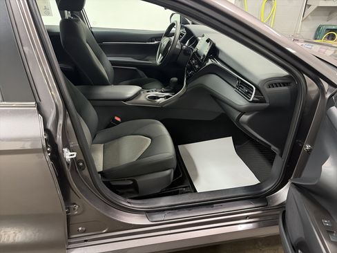 Used 2023 Toyota Camry LE image 29