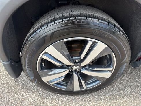 Used 2021 Nissan Rogue Platinum AWD/4WD image 14